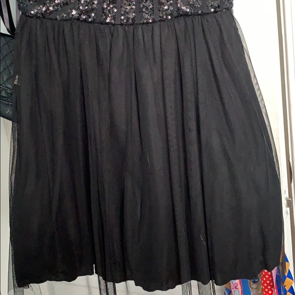 Sparkly Homecoming/ formal dress - Picture 3 of 8
